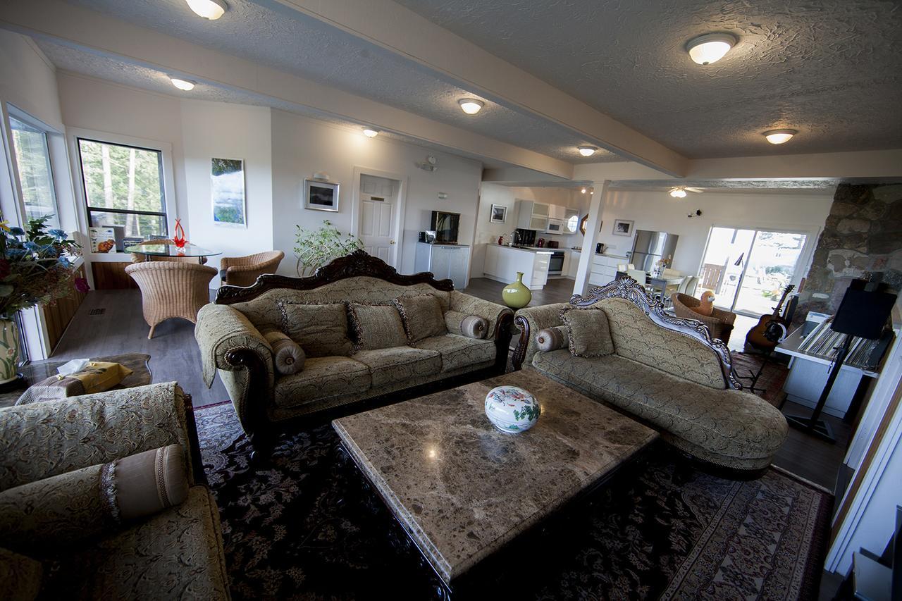 Shangri-La Oceanfront Vacation Home Bedwell Harbour Exteriér fotografie