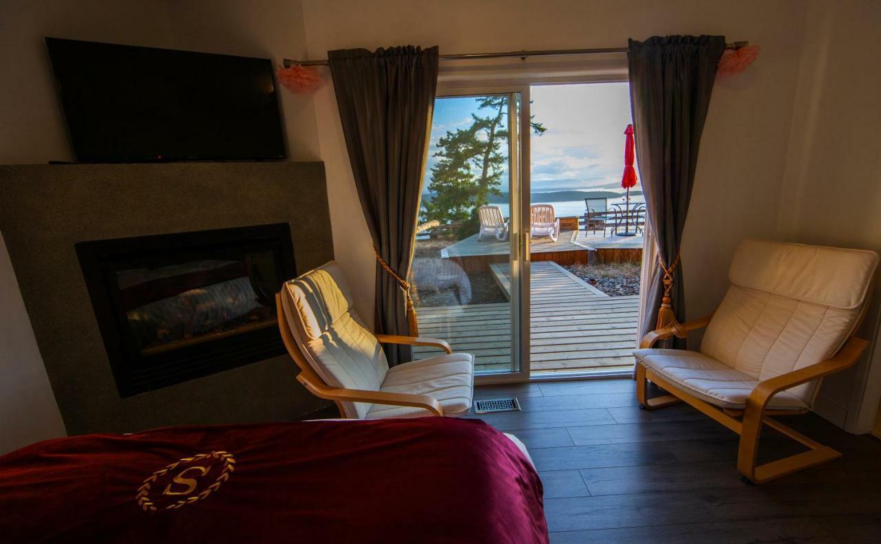 Shangri-La Oceanfront Vacation Home Bedwell Harbour Exteriér fotografie